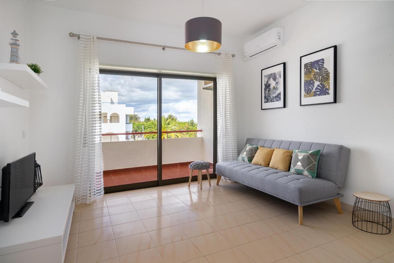 Acqua Vista Family Apartment - 200M From Beach Porches  Exterior photo